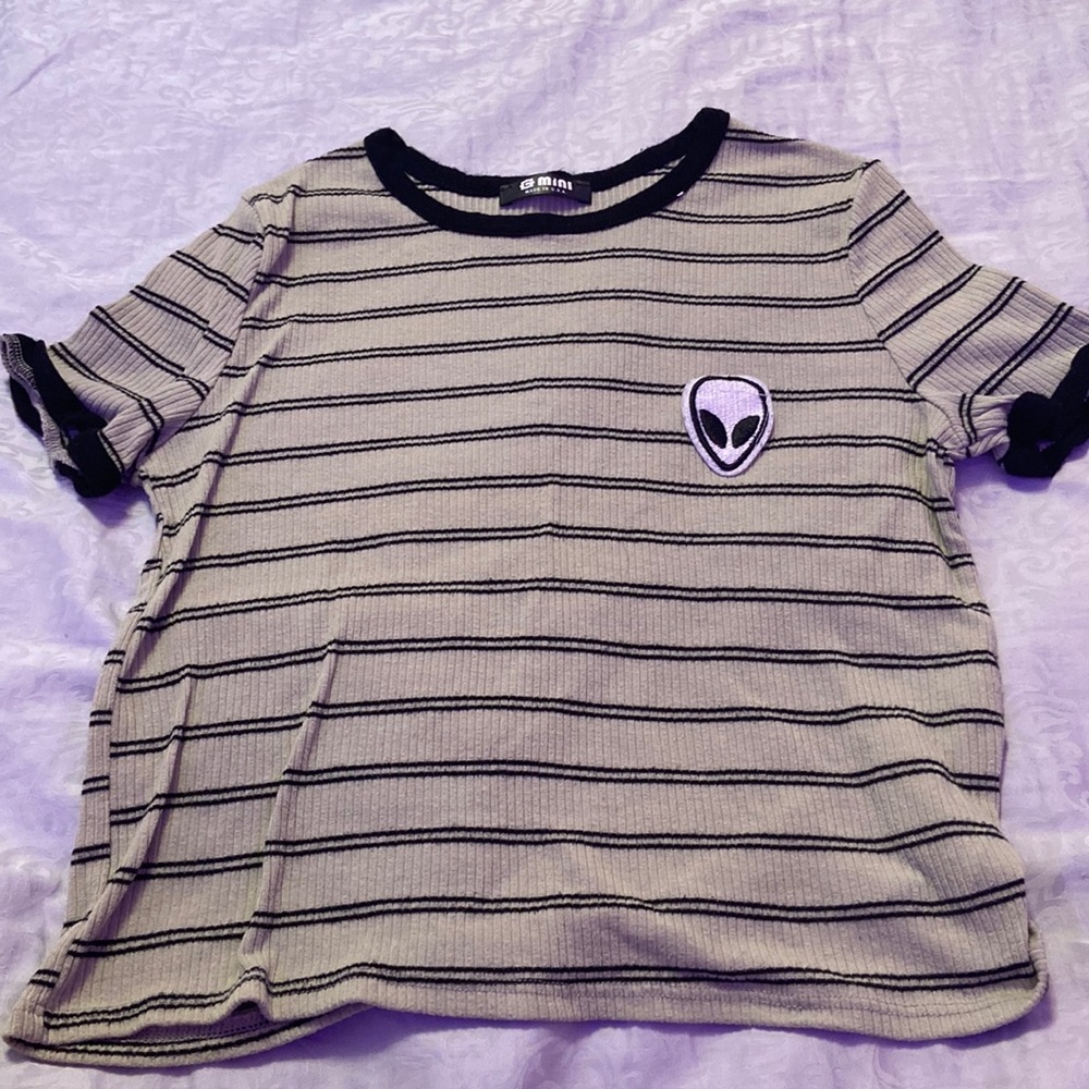 alien army green and black crop top size xs